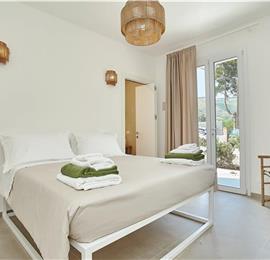 4 bedroom villa with pool, Castellammare del Golfo, sleeps 8-10